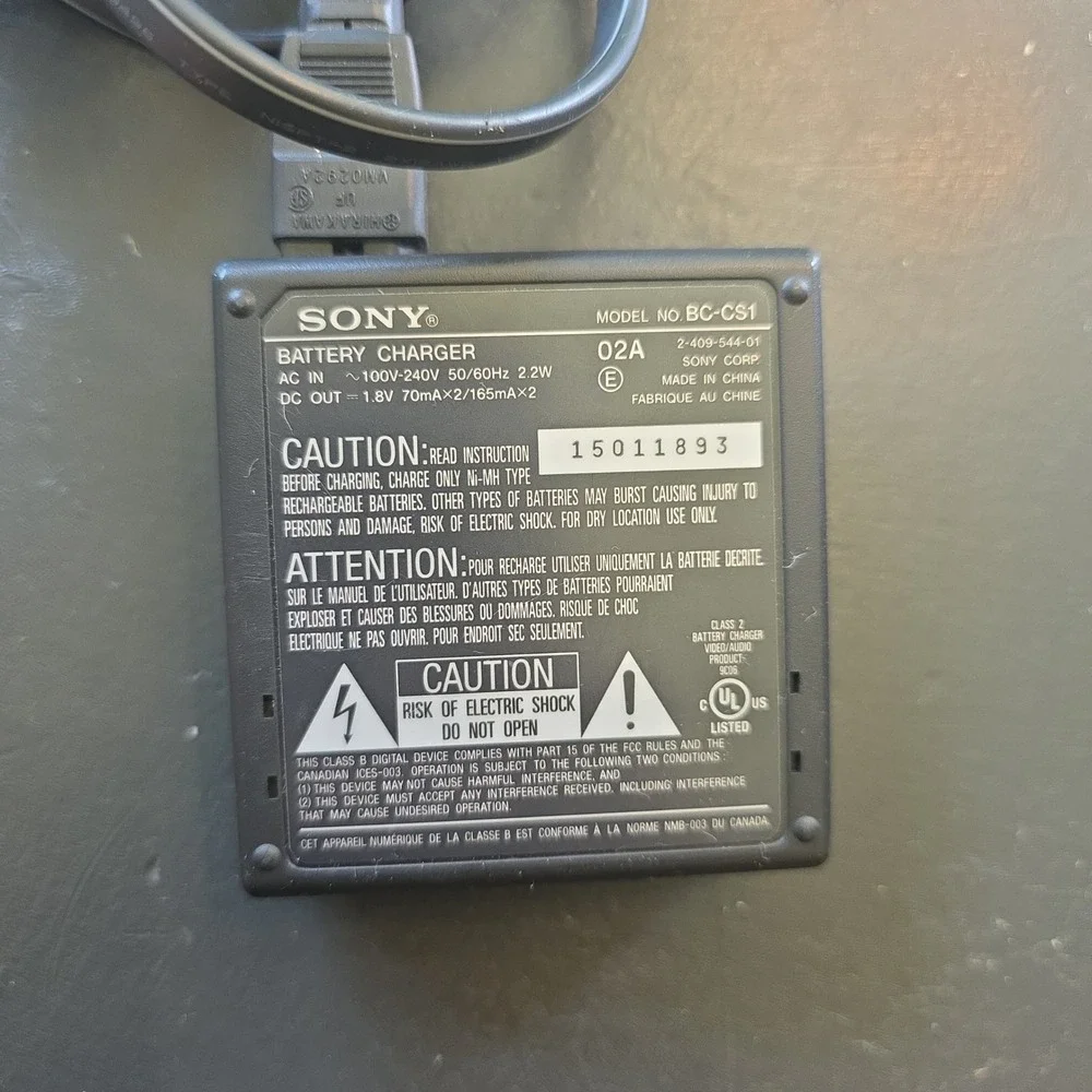 Sony BC-CS1 Ni-MH Battery‎ Charger Black for AA or AAA Batteries with Power Cord